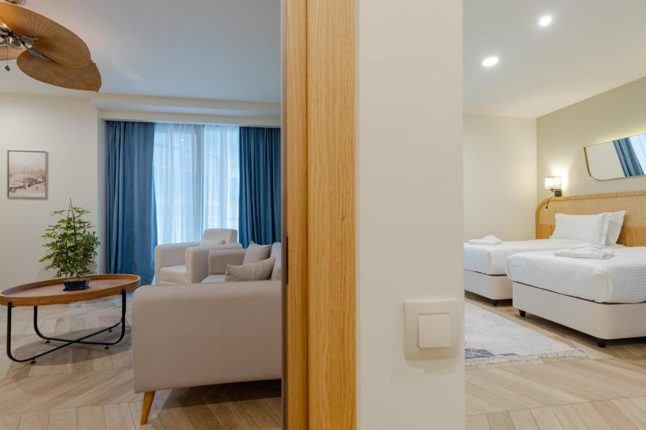 Miramar Luxury Residences Batumi Exterior foto Family Suite