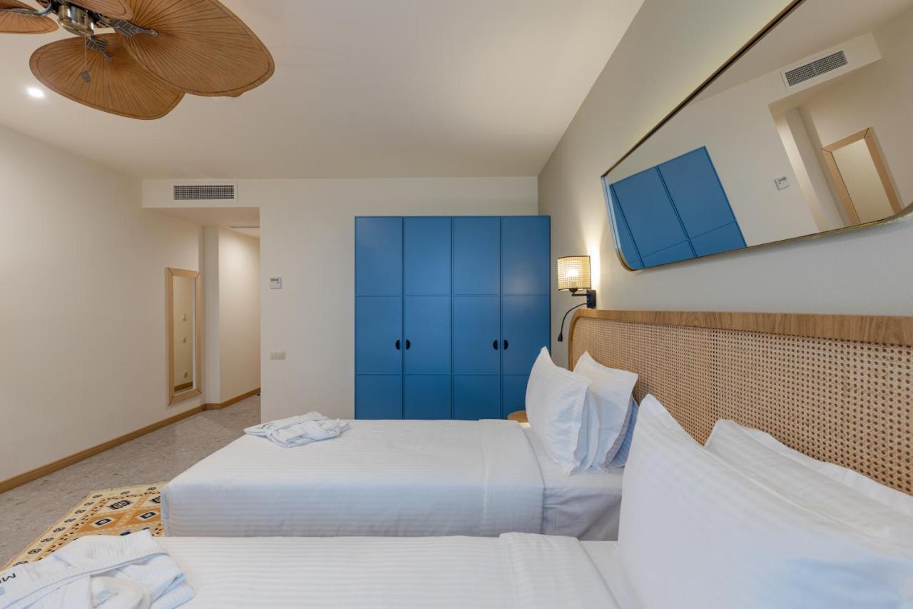 Miramar Luxury Residences Batumi Exterior foto A bedroom at the hotel