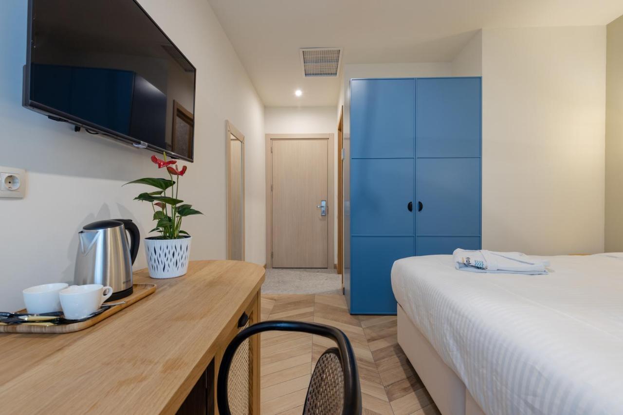 Miramar Luxury Residences Batumi Exterior foto A room at the hotel