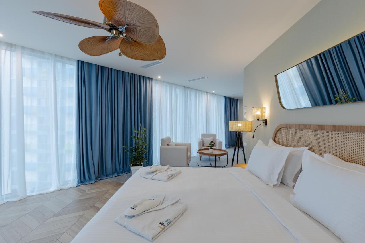 Miramar Luxury Residences Batumi Exterior foto Deluxe Room