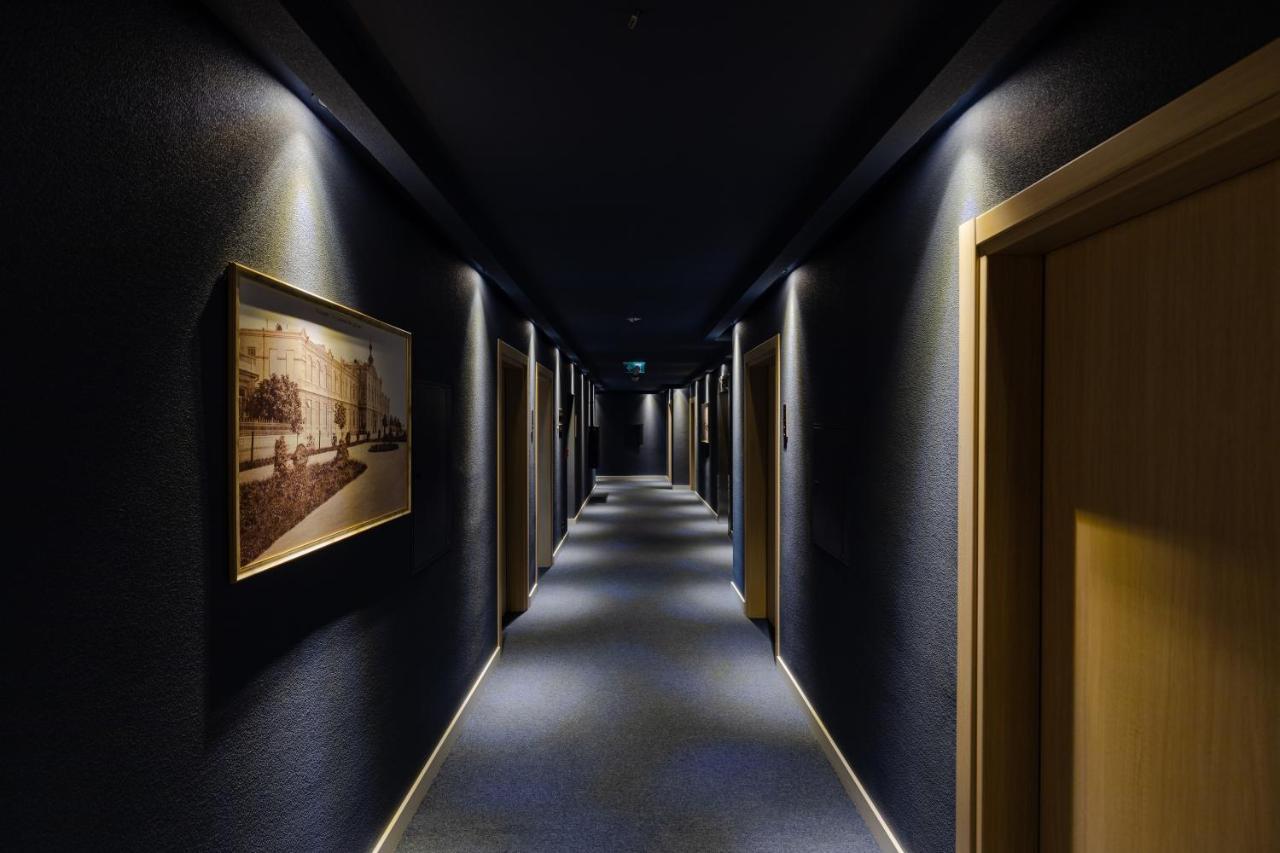 Miramar Luxury Residences Batumi Exterior foto A corridor at the hotel