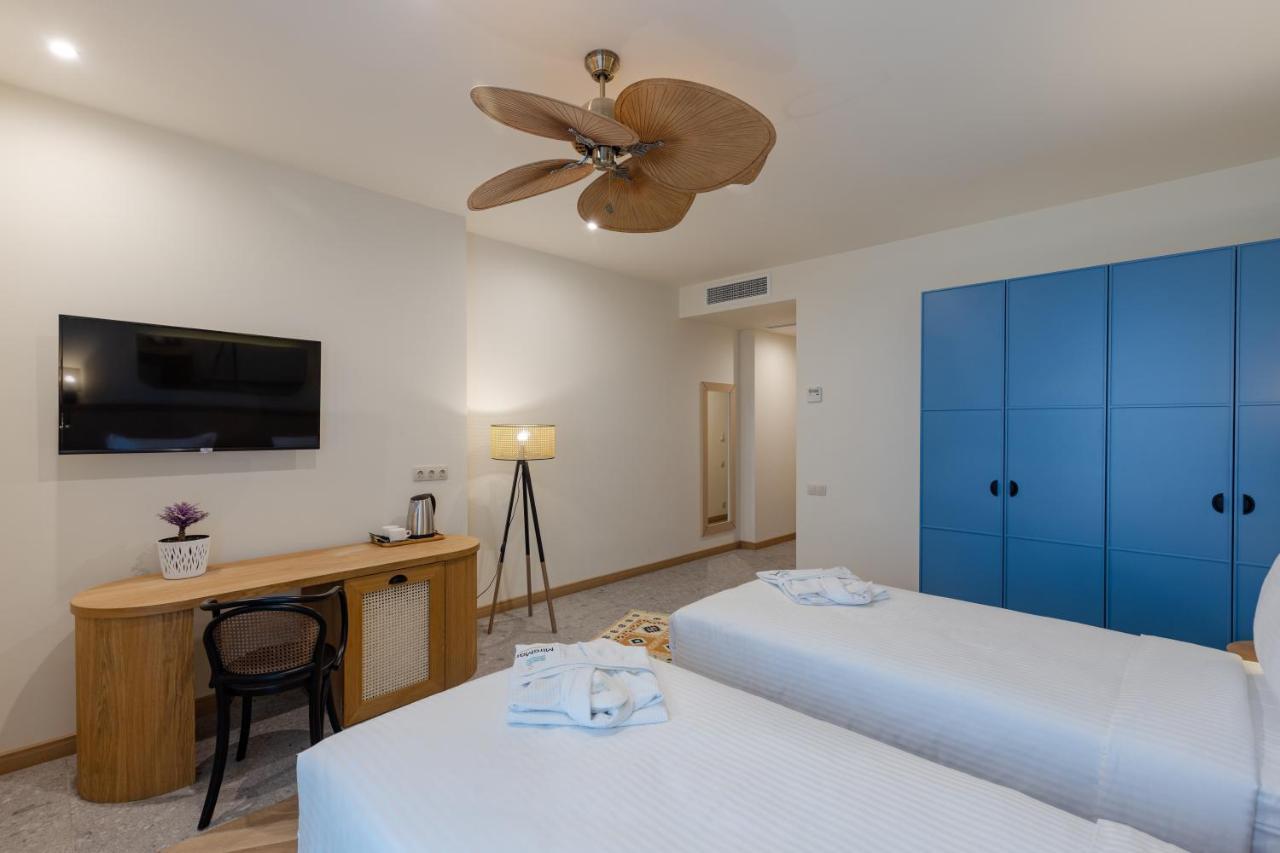 Miramar Luxury Residences Batumi Exterior foto A room at the hotel