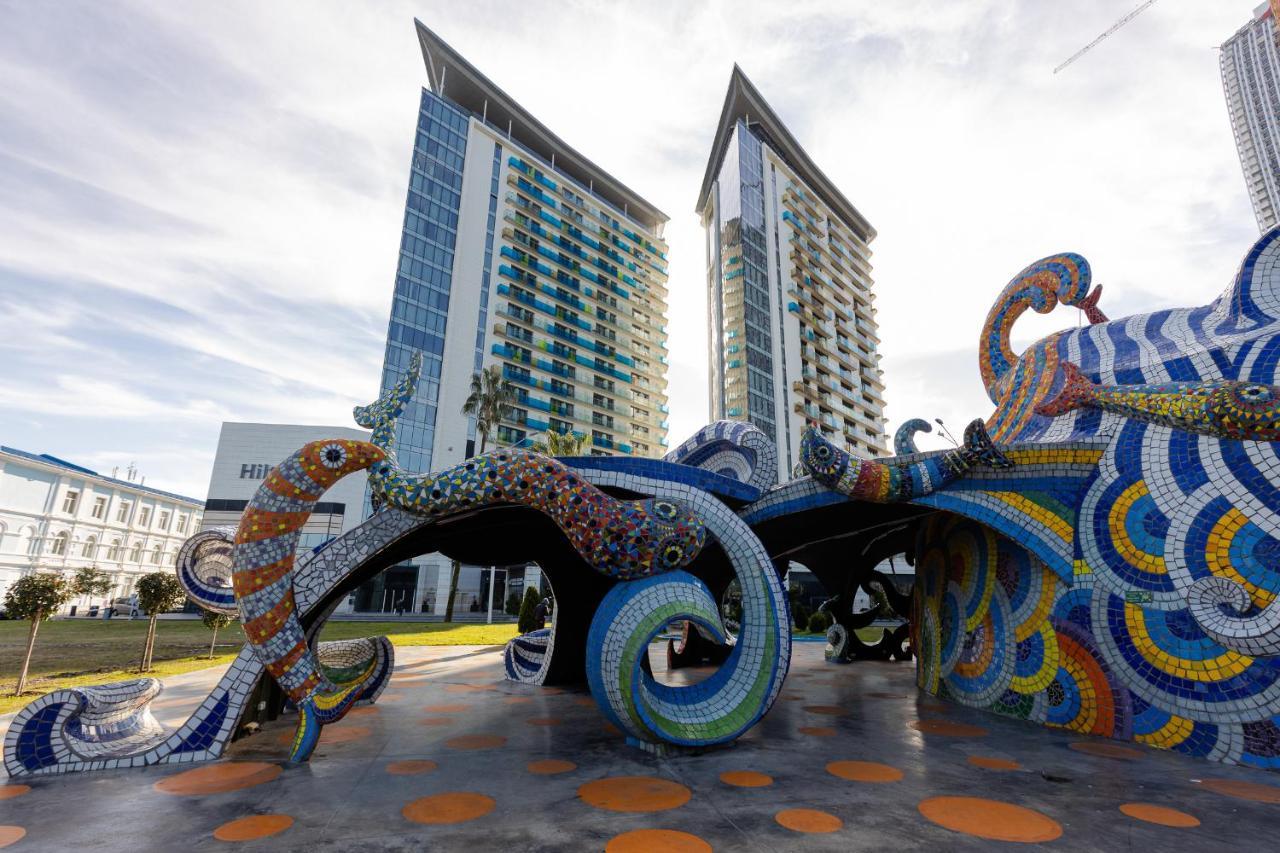 Miramar Luxury Residences Batumi Exterior foto The Oceanside Pier