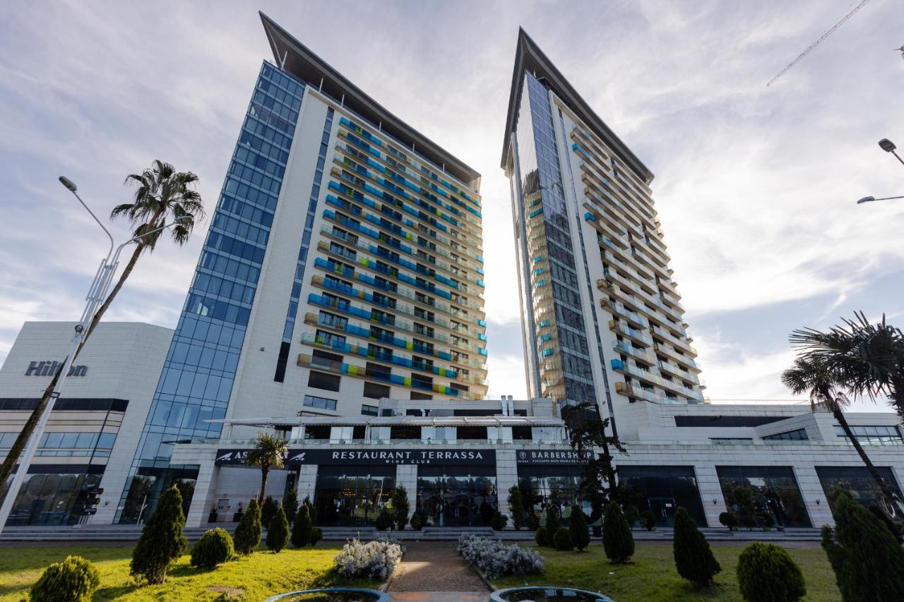Miramar Luxury Residences Batumi Exterior foto Residential complex in Varvarovski Boulevard