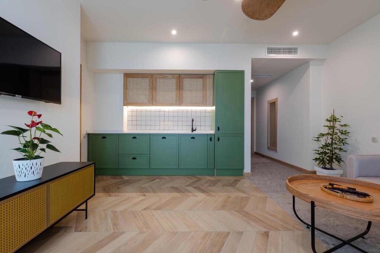 Miramar Luxury Residences Batumi Exterior foto A kitchen in a student apartment