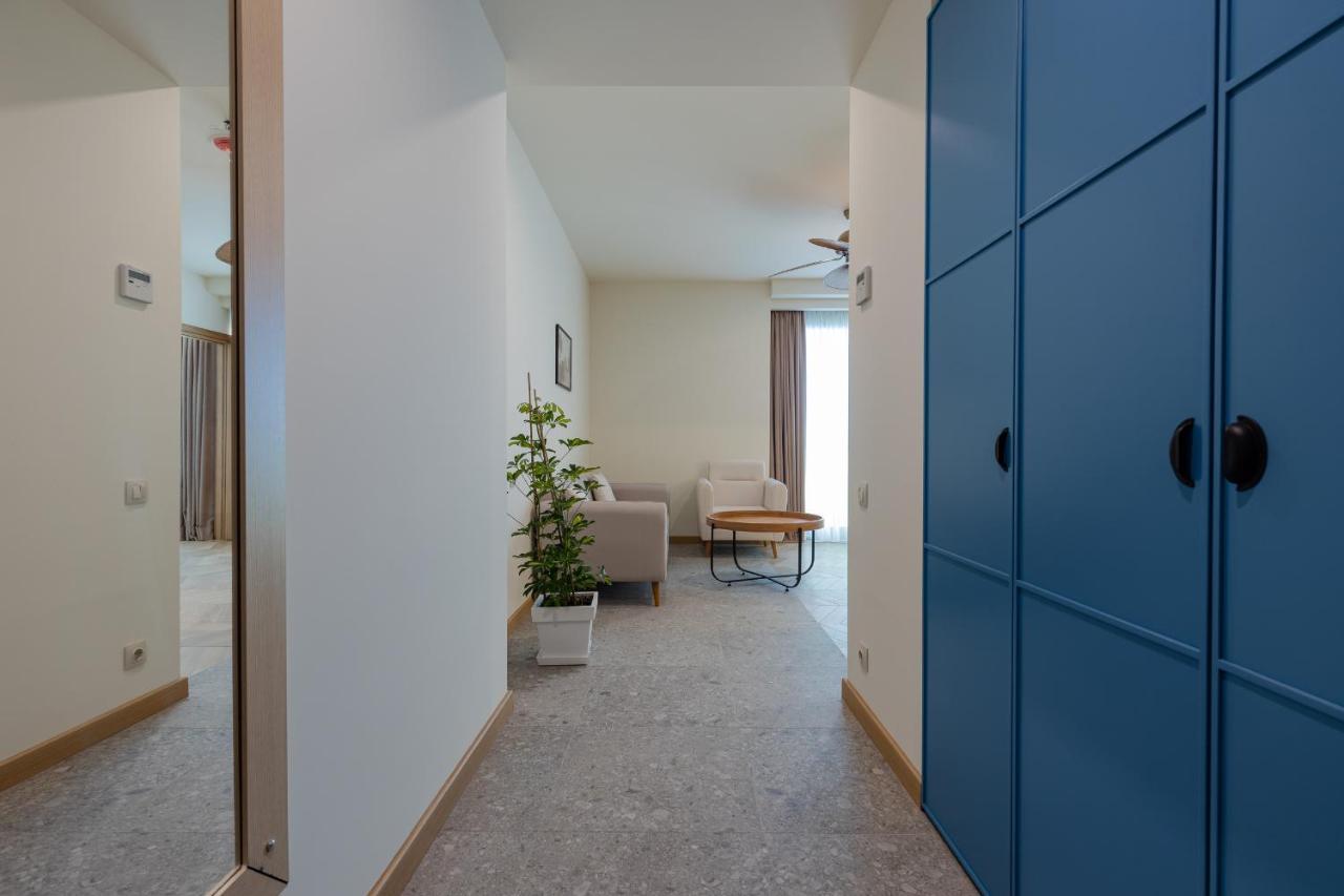 Miramar Luxury Residences Batumi Exterior foto A typical room at the hotel