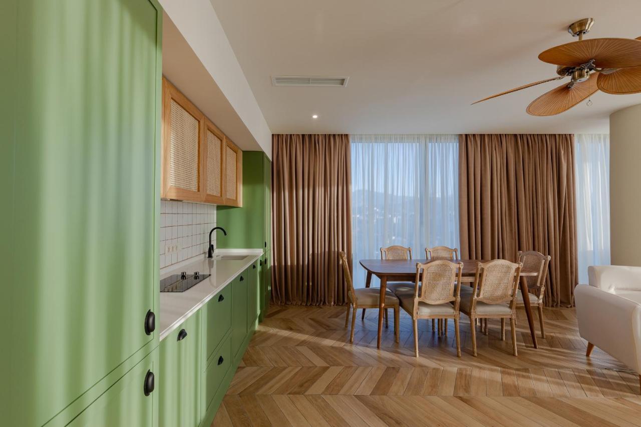 Miramar Luxury Residences Batumi Exterior foto A typical apartment