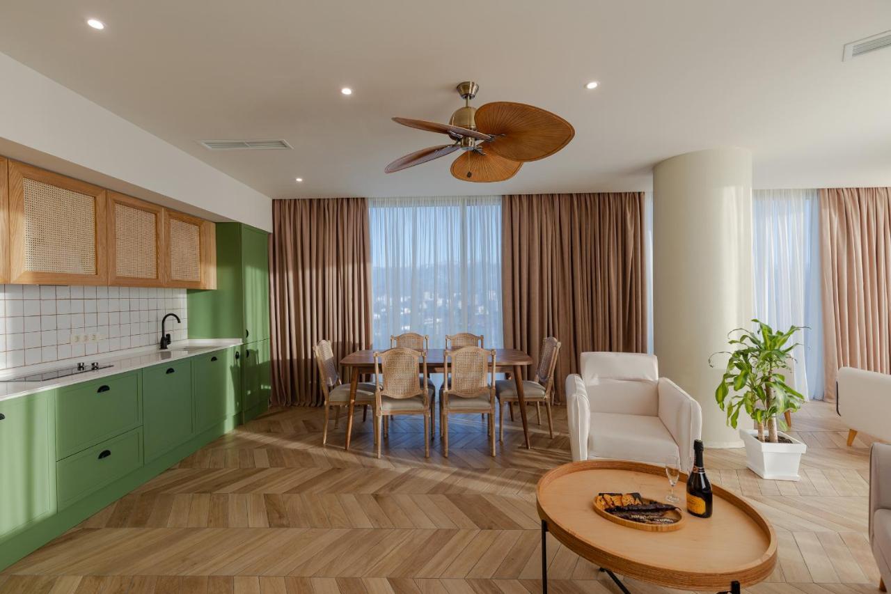 Miramar Luxury Residences Batumi Exterior foto A 3D interior visualization of a living room