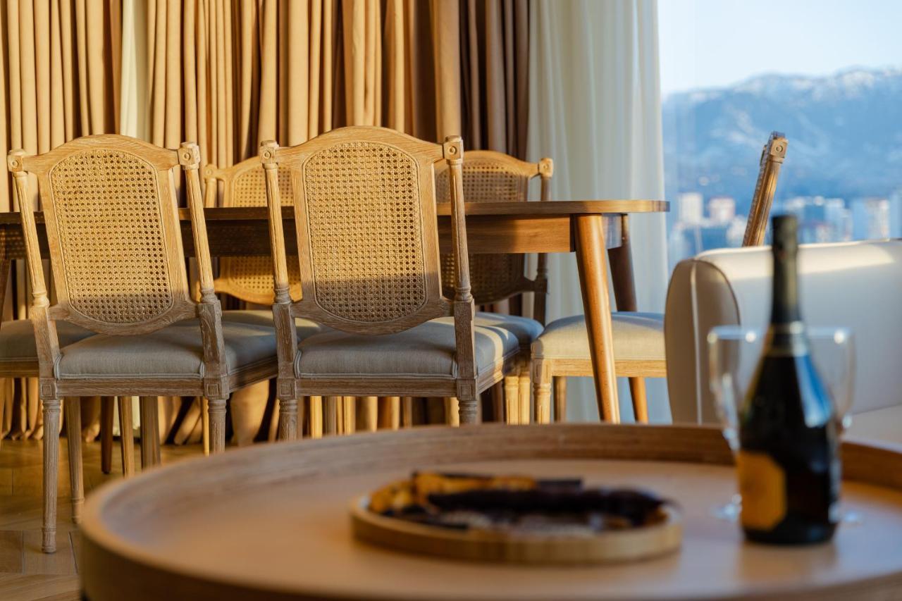 Miramar Luxury Residences Batumi Exterior foto The interior of the restaurant